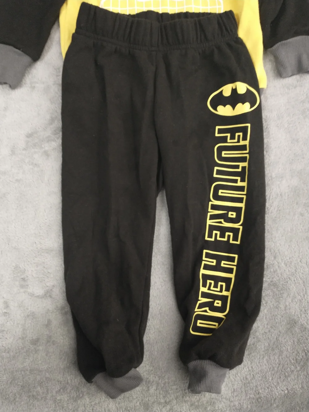 Kids - 3T - DC Comics / Happy Threads Batman Black & Yellow Jogger / Pajama Set